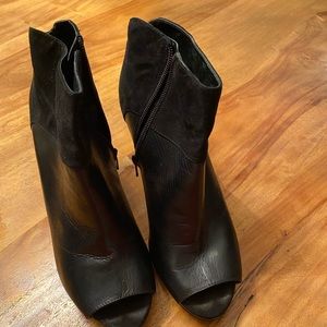 Peep toe leather & suede pumps by Nine West